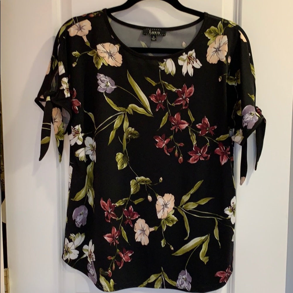 Lux Women’s Floral Top Size M